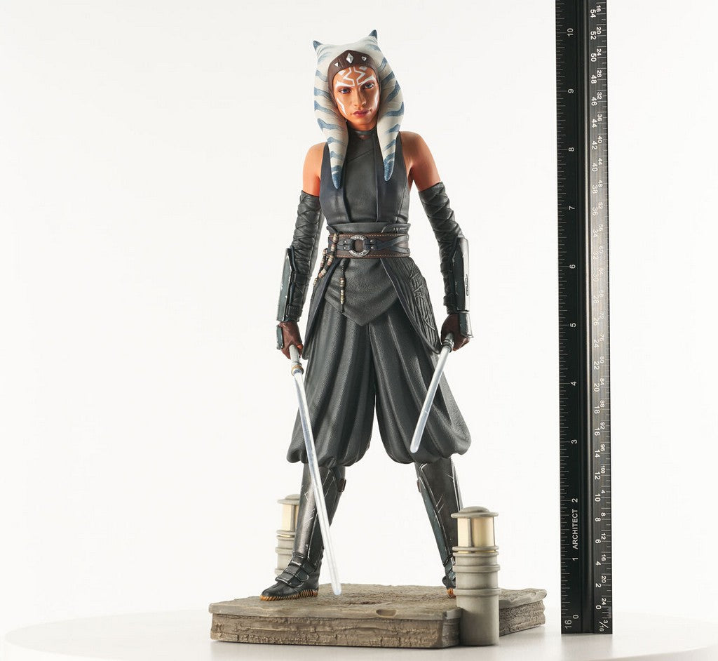 Star Wars: The Mandalorian™ - Din Djarin™ Milestones Statue