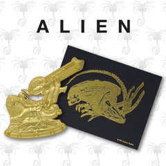  Alien: 24k Gold Plated XL Premium Pin Badge  5060662465222