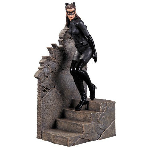 statue the dark knight rises: catwoman 1:12 scale dc direct