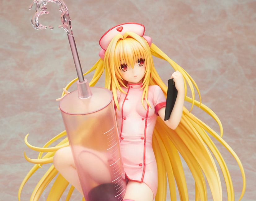 To Love-Ru Darkness Statue PVC 1/7 Golden Dar 4560228207422