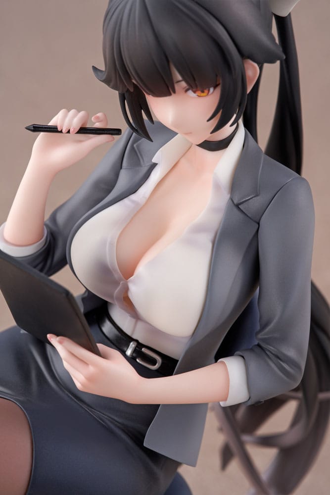 Azur Lane PVC Statue 1/6 Takao Ofiice Lady Ve 6976230180284