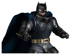 Batman The Dark Knight Returns Dynamic 8ction Heroes Action Figure 1/9 Armored Batman 21 cm 4711203450849