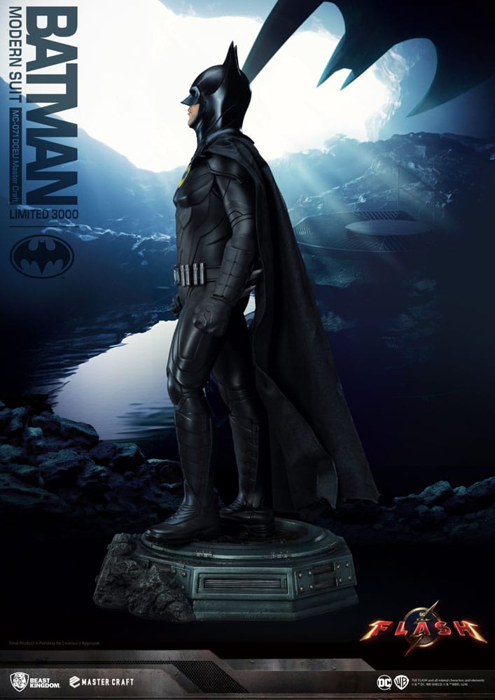 Batman Master Craft Statue Batman Modern Suit 42 cm 4711385243499