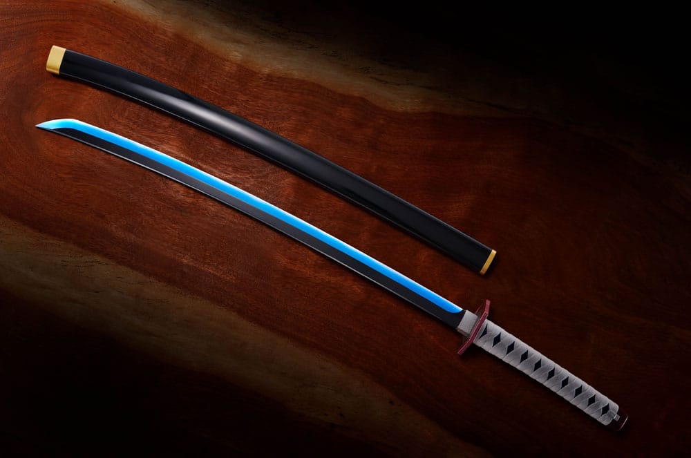 Demon Slayer: Kimetsu no Yaiba Proplica Replica 1/1 Nichirin Sword (Giyu Tomioka) 95 cm 4573102621078