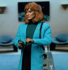 Star Trek: The Next Generation Action Figure 1/6 Dr. Beverly Crusher (Standard Edition) 27 cm 0656382920155