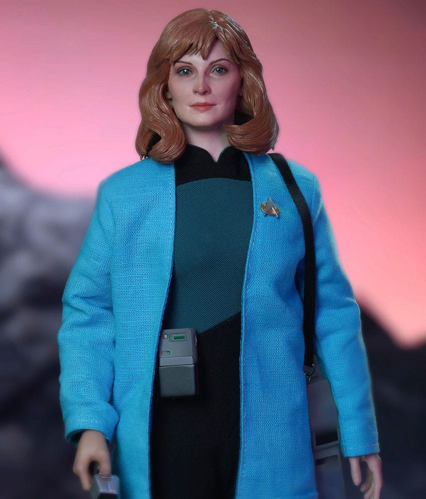 Star Trek: The Next Generation Action Figure 1/6 Dr. Beverly Crusher (Standard Edition) 27 cm 0656382920155