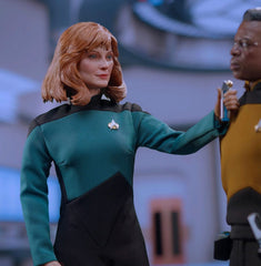 Star Trek: The Next Generation Action Figure 1/6 Dr. Beverly Crusher (Essential Edition) 27 cm 0656382924627