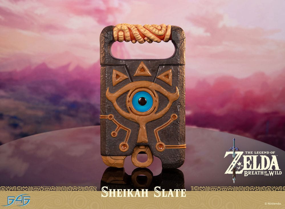 The Legend of Zelda: Breath of the Wild Life Size Statue 1/1 Sheikah Slate 24 cm 5060316625620