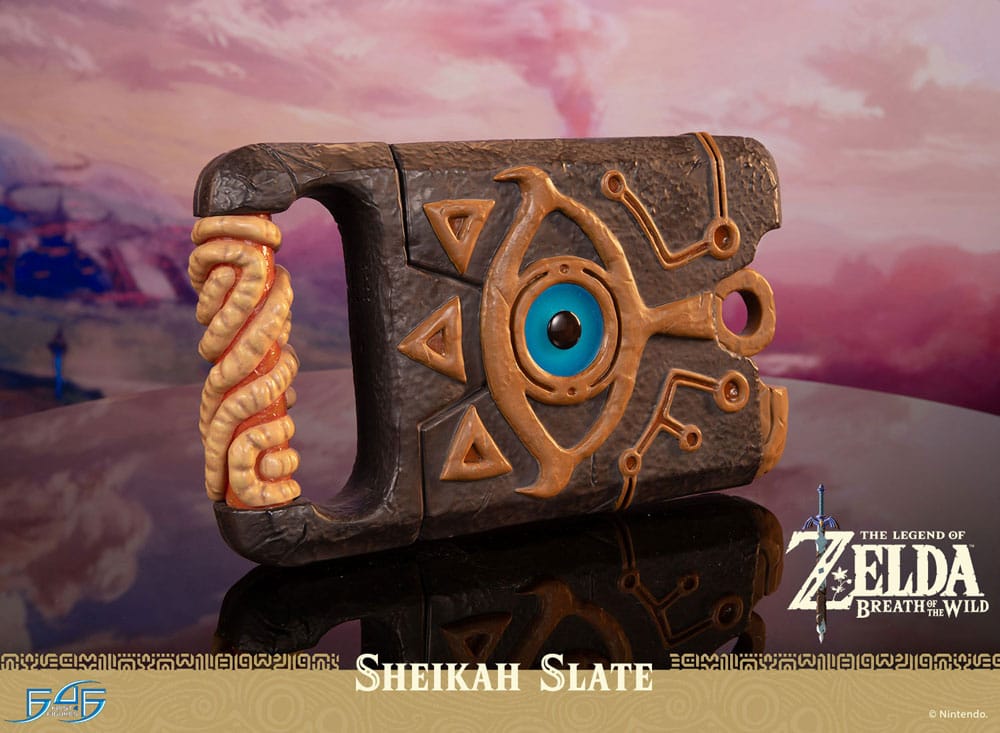 The Legend of Zelda: Breath of the Wild Life Size Statue 1/1 Sheikah Slate 24 cm 5060316625620