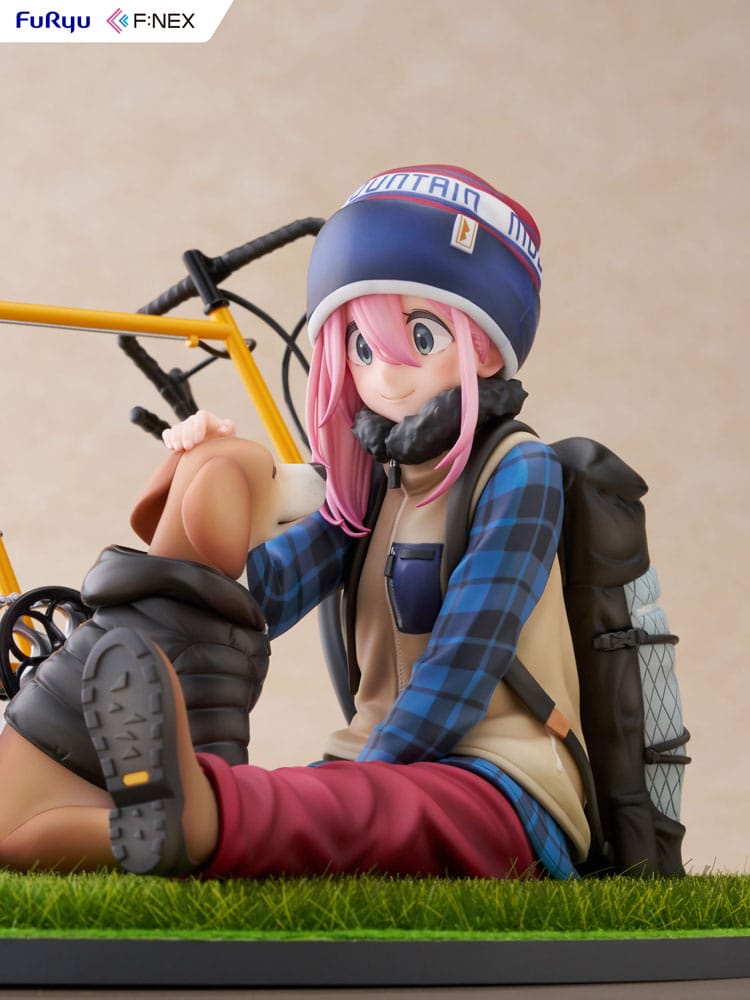 Laid Back Camp F:NEX PVC Statue 1/7 Nadeshiko Kagamihara 13 cm 4582655078376