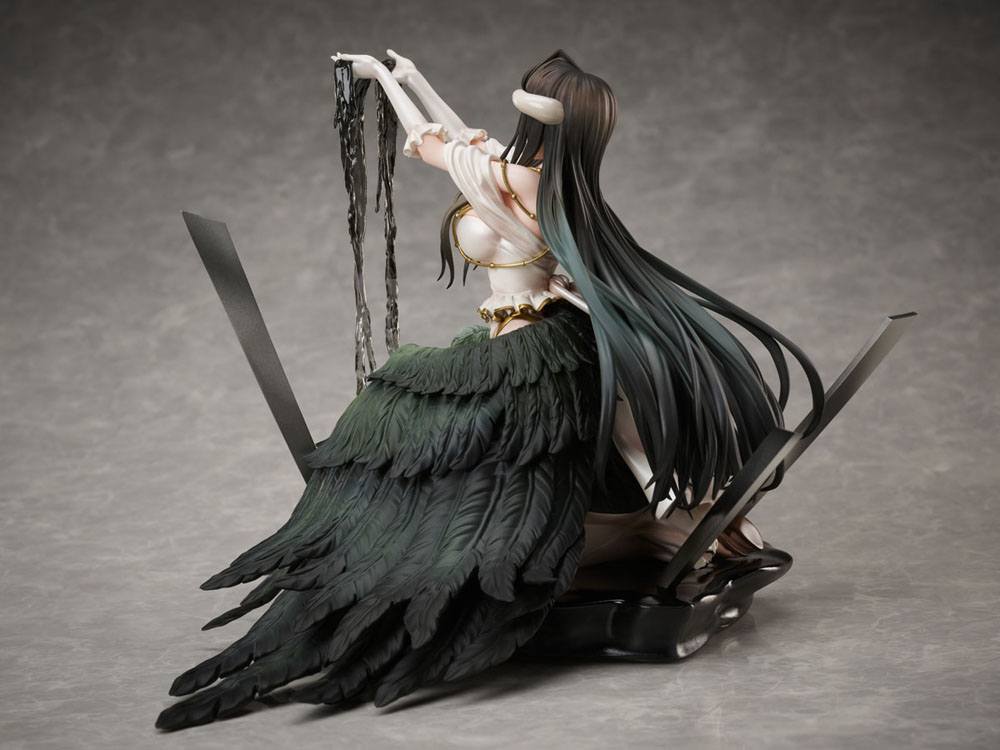 Overlord PVC Statue 1/7 Albedo White Dress Ver. 17 cm 4580736409064