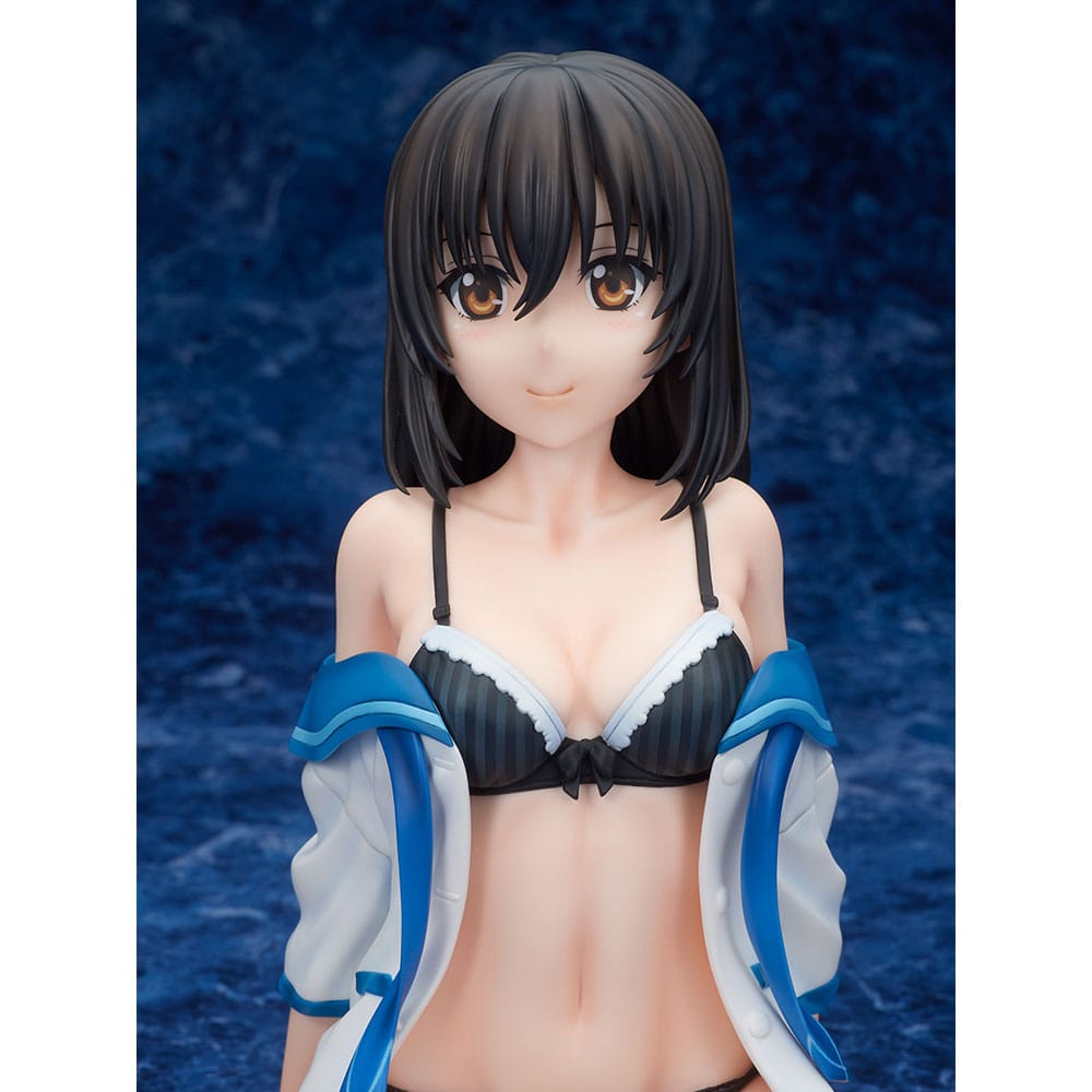 Strike the Blood Final PVC Statue 1/4 Yukina  4570157151147