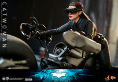 The Dark Knight Trilogy Movie Masterpiece Action Figure 1/6 Catwoman 29 cm 4895228610164