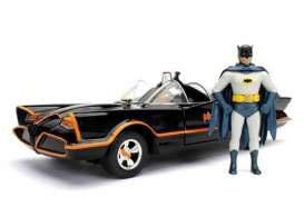 Batman Diecast Model 1/24 1966 Classic TV Series Batmobile with figure 0801310982594