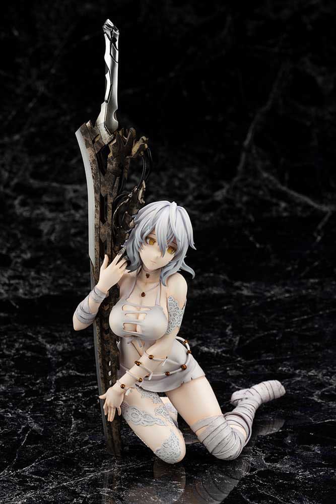 Code Vein ARTFXJ Statue 1/7 Io cuddling the sword 24 cm 4934054059010