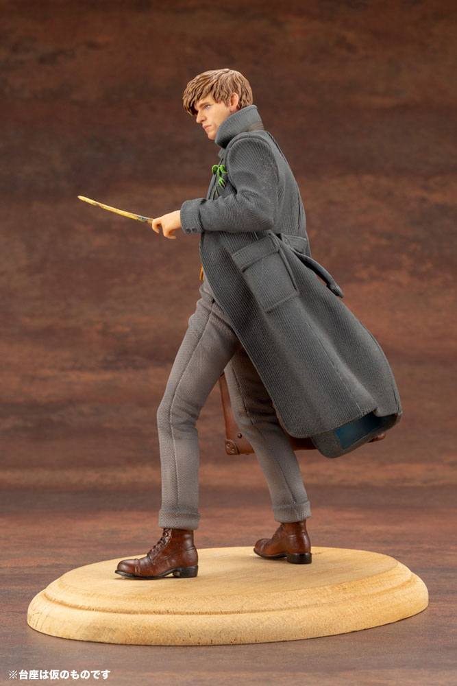 Fantastic Beasts 2 ARTFX+ PVC Statue 1/10 Newt Scamander 18 cm 4934054004744