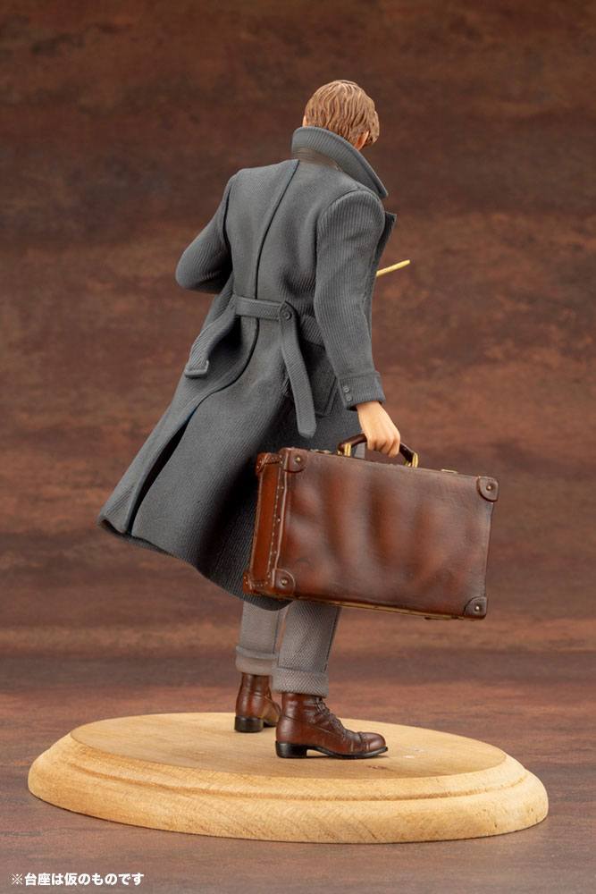 Fantastic Beasts 2 ARTFX+ PVC Statue 1/10 Newt Scamander 18 cm 4934054004744