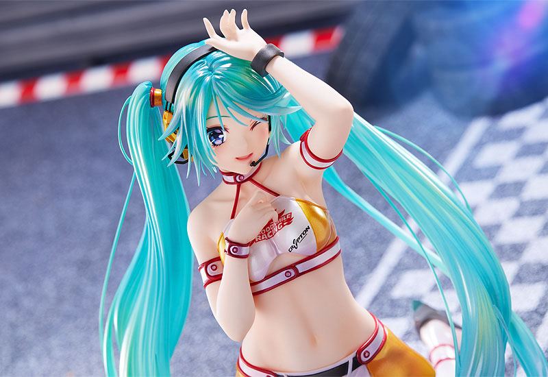 Hatsune Miku GT Project PVC Statue 1/7 Racing Miku 2010 Ver. Art by Kentaro Yabuki 18 cm 4545784043387