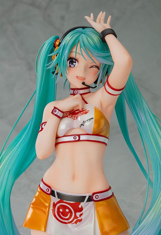 Hatsune Miku GT Project PVC Statue 1/7 Racing Miku 2010 Ver. Art by Kentaro Yabuki 18 cm 4545784043387