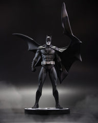 DC Direct  Statue Batman Black & White Batman (by Jorge Jimenez) 27 cm 0787926302240