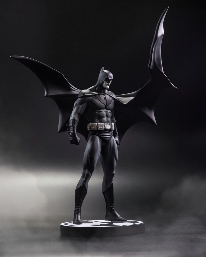 DC Direct Resin Statue Batman Black & White Batman (by Jorge Jimenez) 27 cm 0787926302240