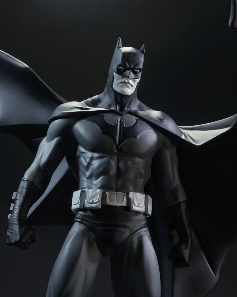 DC Direct Resin Statue Batman Black & White Batman (by Jorge Jimenez) 27 cm 0787926302240