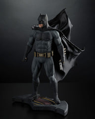 Batman v Superman: Dawn of Justice Statue 1/6 Batman 32 cm 0787926302455