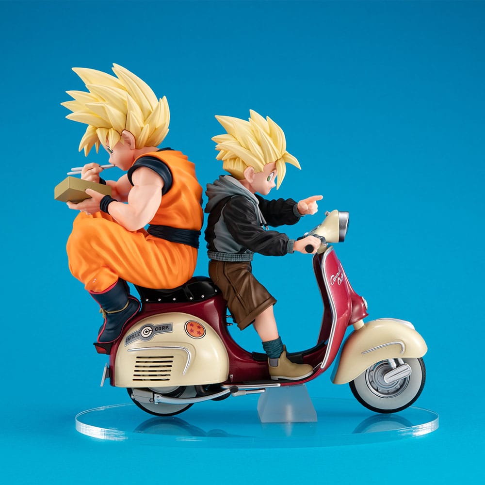 Dragonball Z 05 Desktop Real McCoy PVC Diorama Super Saiyan Son Goku & Super Saiyan Son Gohan & Motorbike 16 cm 4535123842139