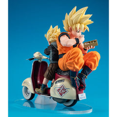 Dragonball Z 05 Desktop Real McCoy PVC Diorama Super Saiyan Son Goku & Super Saiyan Son Gohan & Motorbike 16 cm 4535123842139