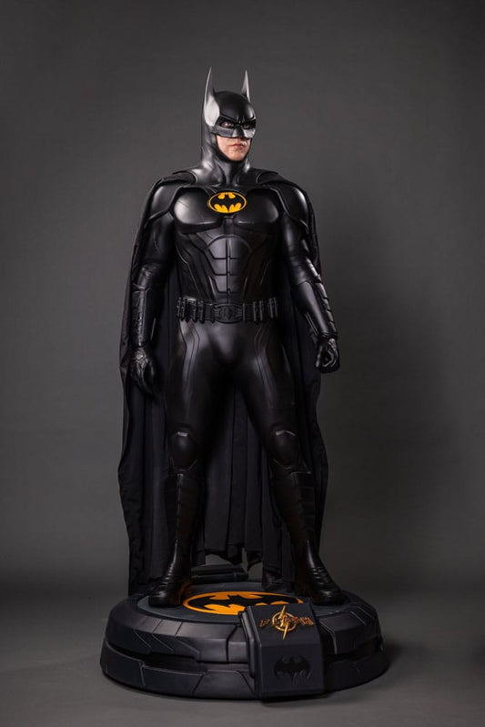 The Flash Life-Size Statue Batman Keaton 2 211 cm 0096224883550