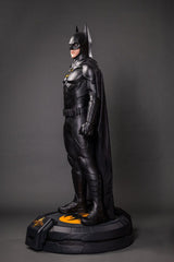 The Flash Life-Size Statue Batman Keaton 2 211 cm 0096224883550