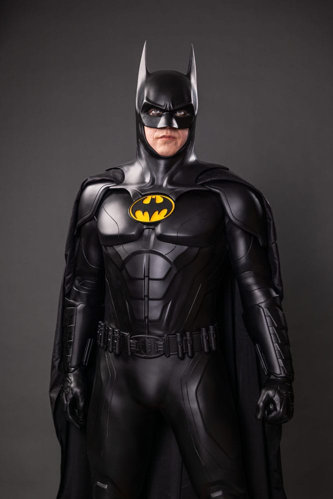 The Flash Life-Size Statue Batman Keaton 2 211 cm 0096224883550