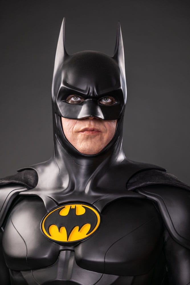 The Flash Life-Size Statue Batman Keaton 2 211 cm 0096224883550