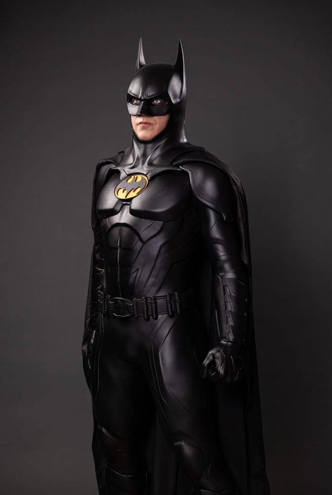 The Flash Life-Size Statue Batman Keaton 2 211 cm 0096224883550