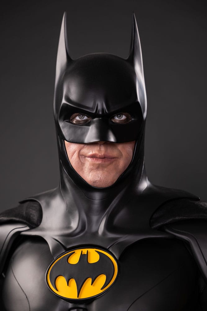 The Flash Life-Size Statue Batman Keaton 2 211 cm 0096224883550