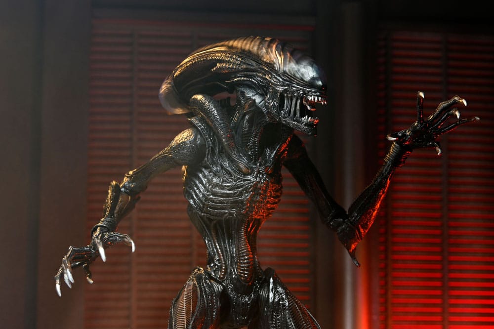 Alien: Romulus Ultimate Action Figure Scorched Xenomorph 18 cm 0634482517413