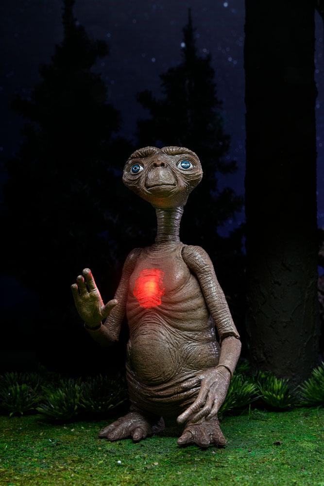 E.T. the Extra-Terrestrial Action Figure Ultimate Deluxe E.T. 11 cm 0634482550793