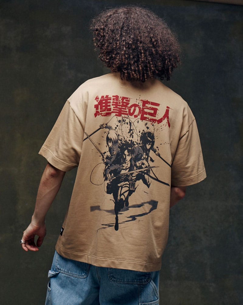 Attack on Titan T-Shirt Graphic Beige Size M 8718526185560