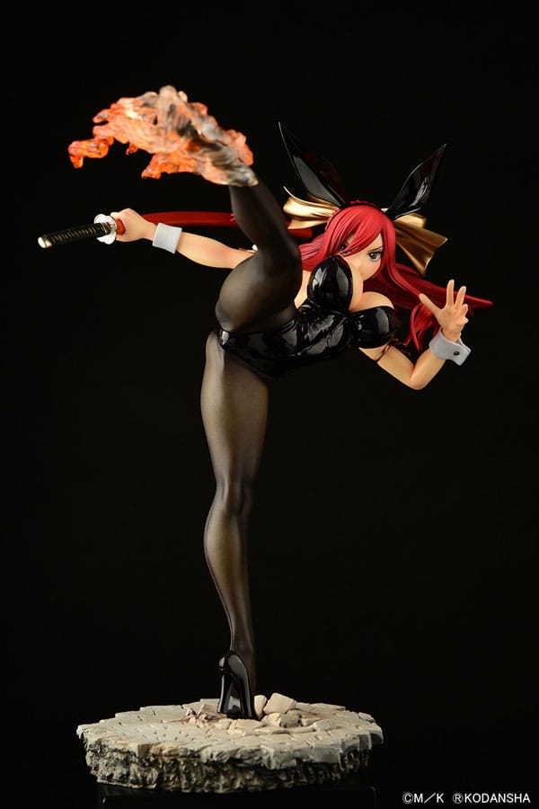 Fairy Tail Statue 1/6 Erza Scarlet High Kick Black Bunny Ver. 37 cm 4560321854677