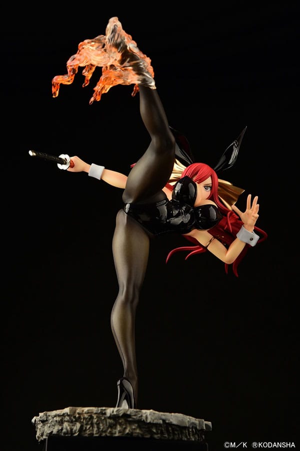 Fairy Tail Statue 1/6 Erza Scarlet High Kick Black Bunny Ver. 37 cm 4560321854677