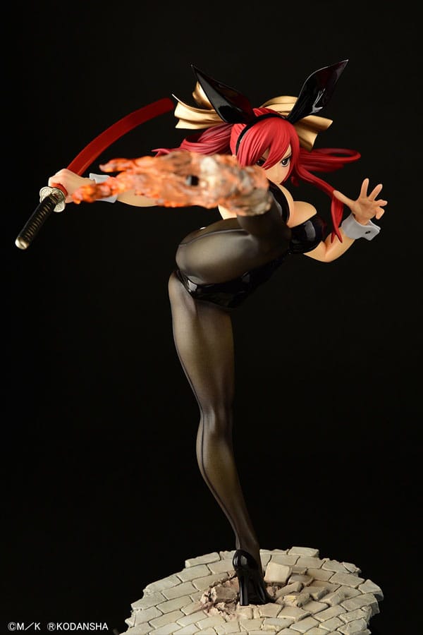 Fairy Tail Statue 1/6 Erza Scarlet High Kick Black Bunny Ver. 37 cm 4560321854677