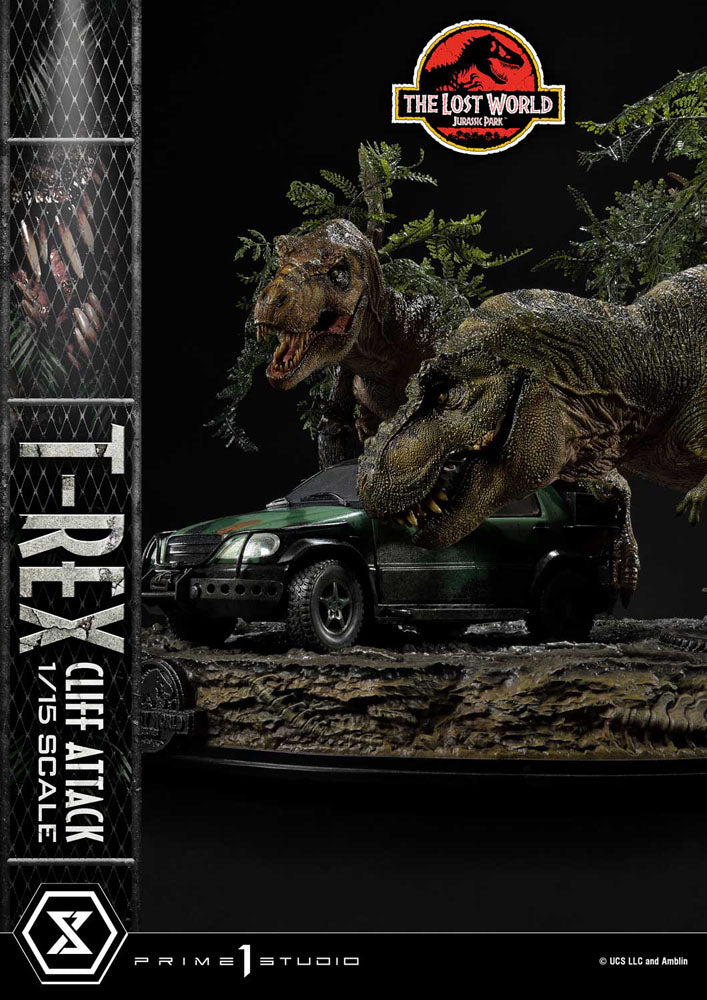 Jurassic World: The Lost World Statue 1/15 T-Rex Cliff Attack 53 cm 4580708040530