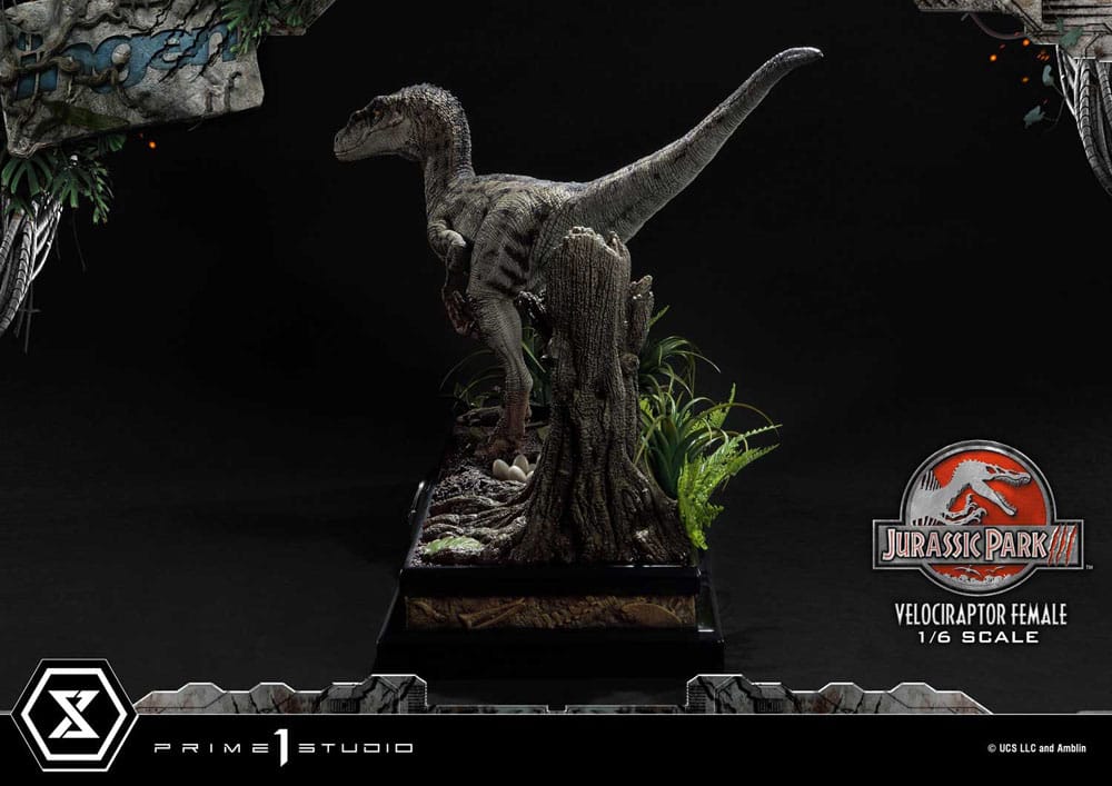 Jurassic Park III Legacy Museum Collection Statue 1/6 Velociraptor Female Bonus Version 44 cm 4580708049038