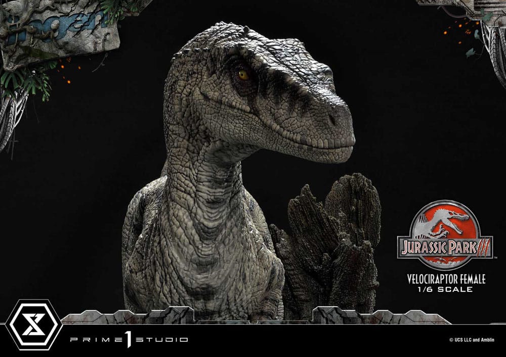 Jurassic Park III Legacy Museum Collection Statue 1/6 Velociraptor Female Bonus Version 44 cm 4580708049038