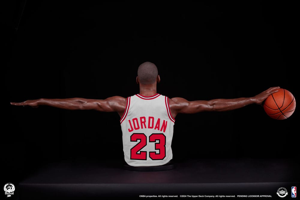 NBA Legends Life-Size Bust Michael Jordan Wings 81 cm 0712179860667