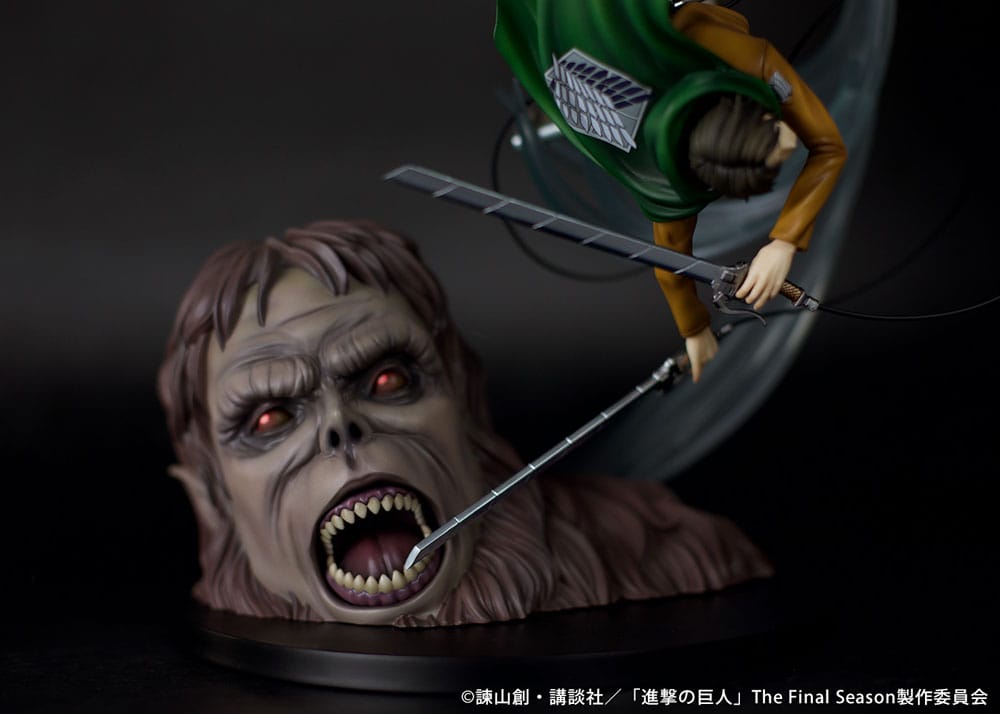 Attack on Titan PVC Statue 1/7 Levi vs Beast Titan Ver. 28 cm 4582666820667