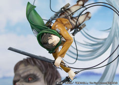 Attack on Titan PVC Statue 1/7 Levi vs Beast Titan Ver. 28 cm 4582666820667