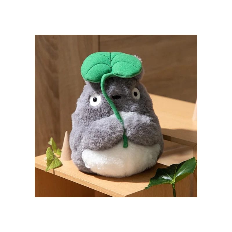 My Neighbor Totoro Nakayoshi Plush Figure Big Totoro with leaf 21 cm 3760372330422