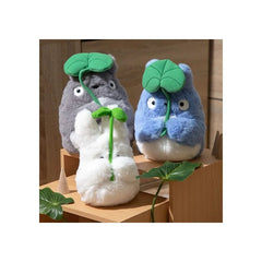 My Neighbor Totoro Nakayoshi Plush Figure Medium Totoro with leaf 20 cm 3760372330415