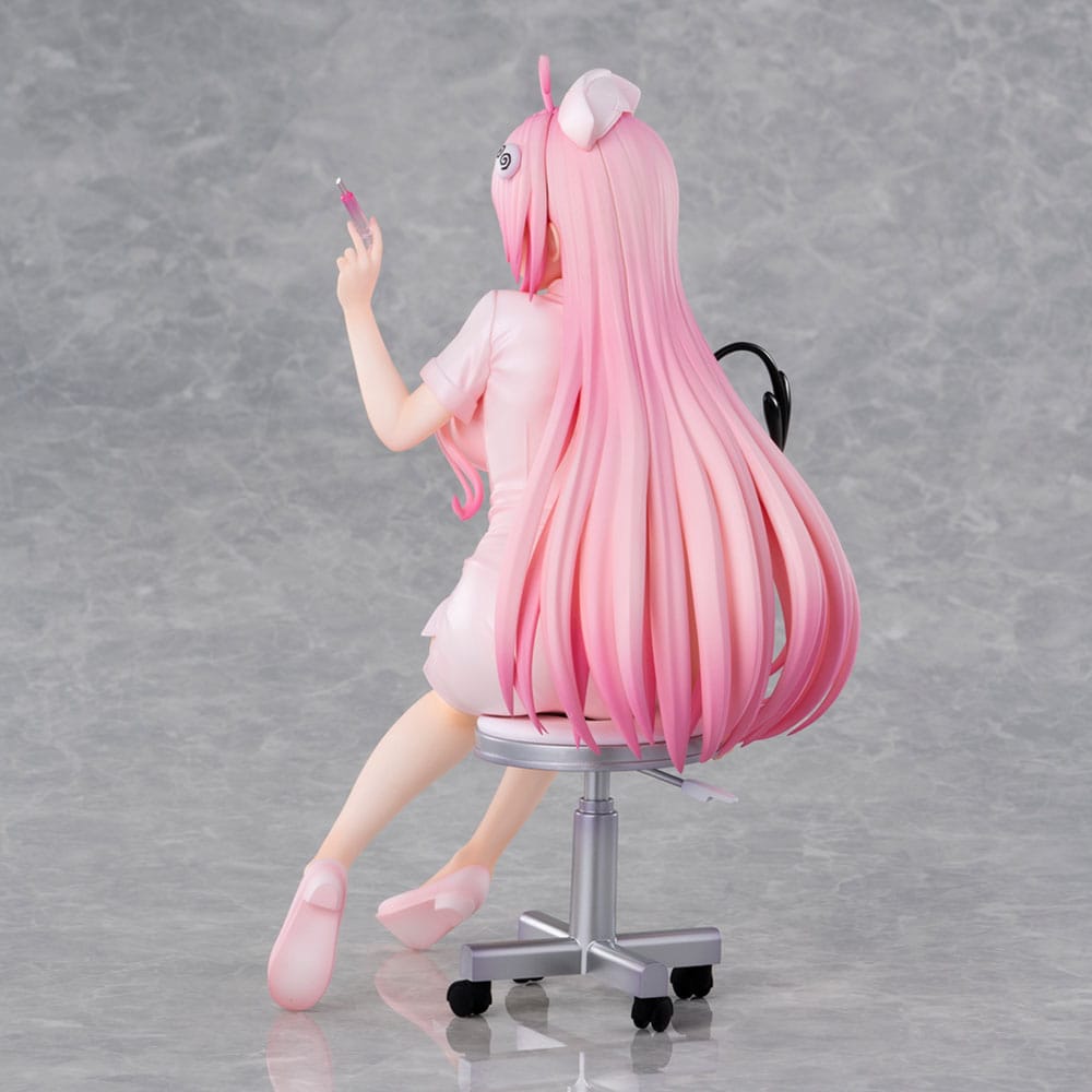 To Love-Ru Darkness Statue PVC Lara Satalin Deviluke Nurse Cos 26 cm 4589642714545